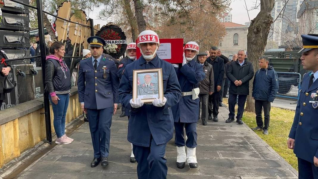 Kayseri şehidine ağladı! Tuğgeneral İsa Baydilli'ye son veda - Resim: 26